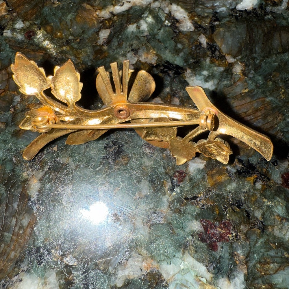VTG Coro Pegasus Brooch Rose Flower Bronze Tone Estate Costume Pin‎ - Picture 3 of 6